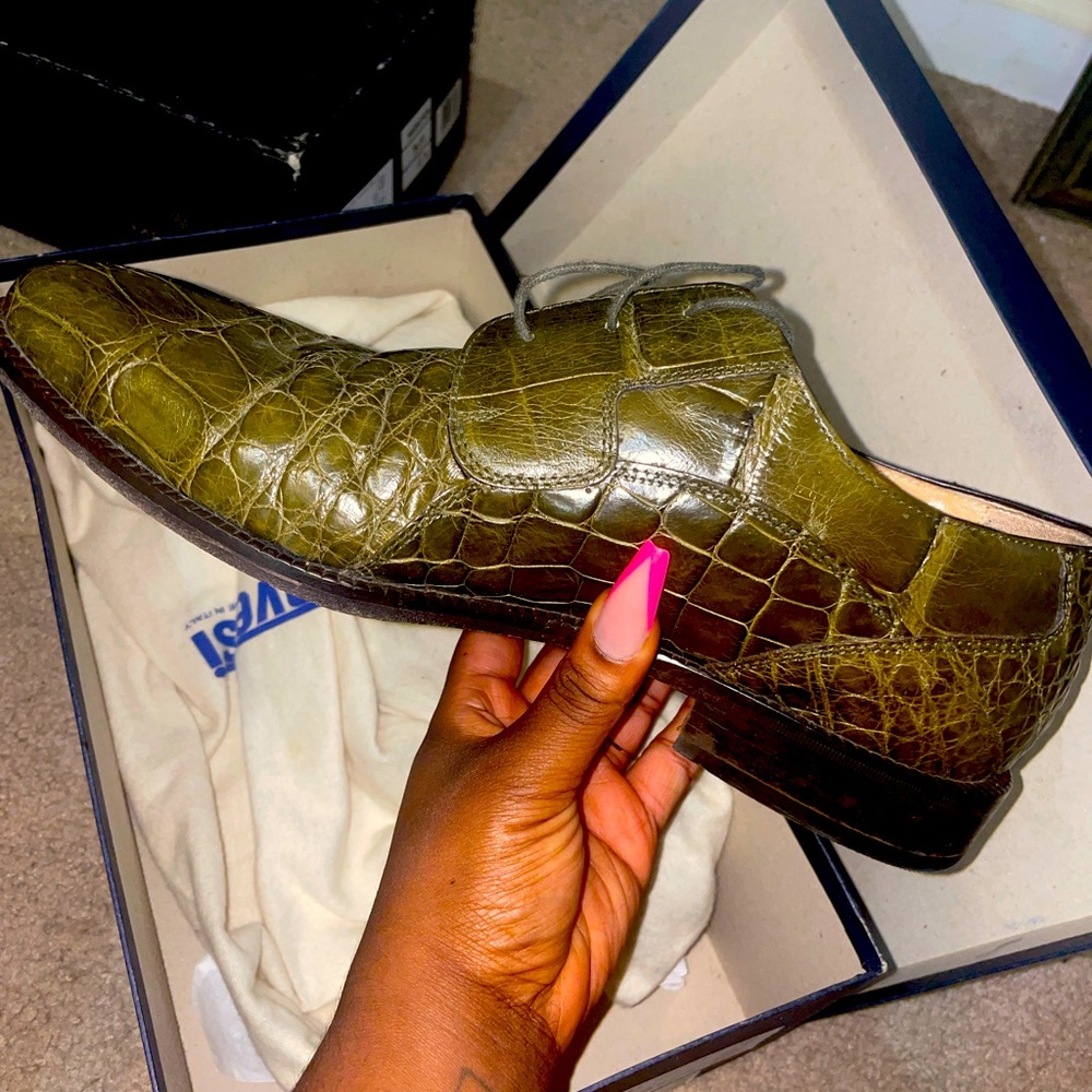 Designer alligator shoes